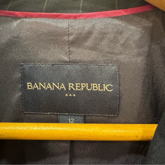 Banana Republic, navy blue pinstripe size 12 button-down women’s blazer - Picture 3 of 8